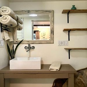 New! Prickly Pear Unique Studio With Bathroom Built Into The Rocks Prescott Exterior photo