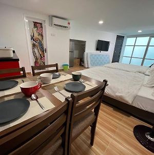 New 6 Pax Suite Near Usm And Spice Arena And Airport Bayan Lepas Exterior photo