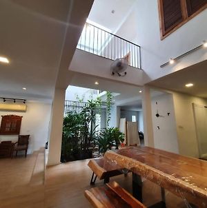 Spacious Home With Indoor Garden Kuala Lumpur Exterior photo