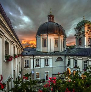 Gastehaus Im Priesterseminar Salzburg Hotel Exterior photo
