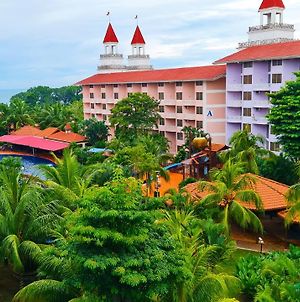 Lotus Desaru Beach Resort & Spa Bandar Penawar Exterior photo