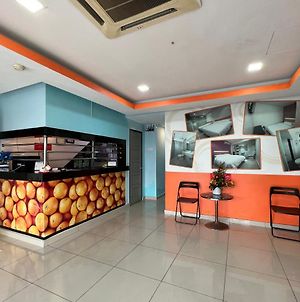 Oyo 950 Orange Hotel Klang Exterior photo