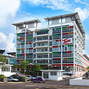 Tune Hotel - Kota Damansara Petaling Jaya Exterior photo