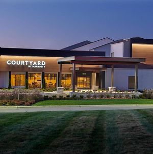 Courtyard By Marriott Indianapolis Castleton Hotel Exterior photo