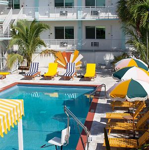 Selina Gold Dust Hotel Miami Exterior photo