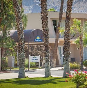 Days Inn By Wyndham Palm Springs Exterior photo
