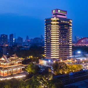 Holiday Inn Wuhan Riverside, An Ihg Hotel Exterior photo