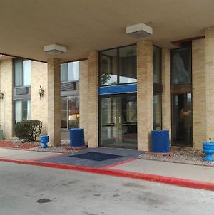 Westmont Inn & Suites Omaha Exterior photo