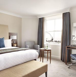 Thistle Piccadilly London Room photo