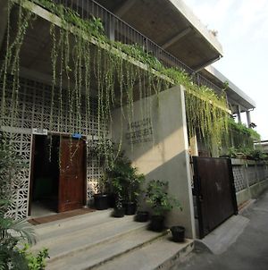 Pawon Cokelat Guesthouse Yogyakarta Exterior photo