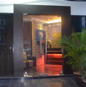 Hanis Villa Hotel Kota Bahru Exterior photo