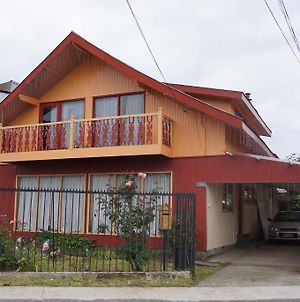 Casa Chilhue - Hostal Residencial Castro Exterior photo