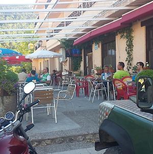 Hostal Restaurante Los Bronces Riopar Exterior photo