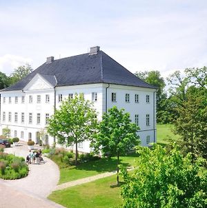 Schlossgut Gross Schwansee Hotel Exterior photo