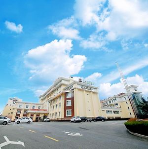 Century Mandarin Hotel Qingdao Exterior photo