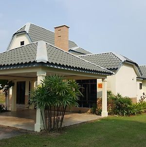 Villa With Private Swimming Pool Malacca Exterior photo