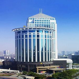 Wuhan Jin Jiang International Hotel Exterior photo