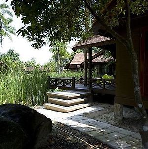 Tanjung Inn Cherating Exterior photo