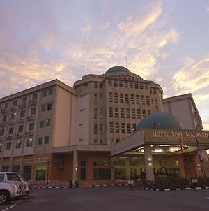 Hotel Seri Malaysia Lawas Exterior photo