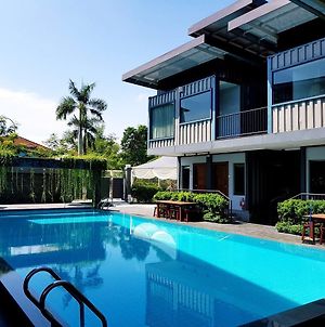 Kluang Container Swimming Pool Hotel Exterior photo