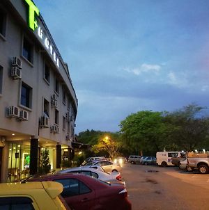T+ Hotel Sungai Petani Exterior photo
