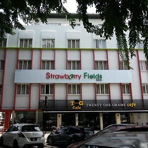 Oyo 224 Hotel Strawberry Fields Petaling Jaya Exterior photo