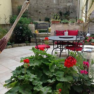 Le Clos Du Rempart Bed & Breakfast Avignon Exterior photo