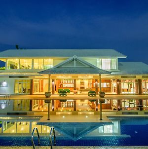 Hua Hin Condotel & Resort By Taweeporn Exterior photo