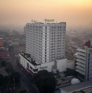 The Square Surabaya Hotel Powered By Archipelago Exterior photo