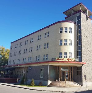 Hotel Du Parc Saguenay Exterior photo