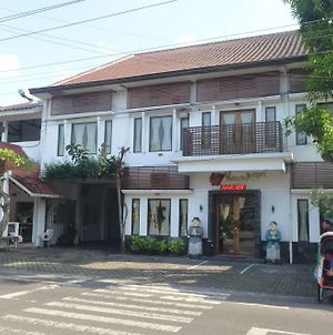 Hotel Mawar Asri Yogyakarta Exterior photo