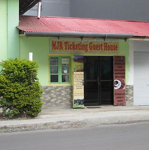 Mjr Ticketing Guest House Ruteng Exterior photo