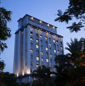 Batiqa Hotel Darmo - Surabaya Exterior photo