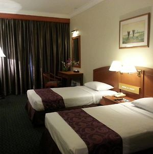The Orkid Hotel Melaka Exterior photo