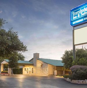 Travelodge Inn & Suites By Wyndham San Antonio Airport Exterior photo