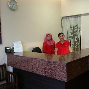 Hotel Sri Iskandar Kota Kinabalu Exterior photo