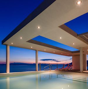 Unique Luxury Villa Sea Side Evia Edipsos Exterior photo
