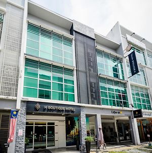 H Boutique Hotel Sri Petaling Kuala Lumpur Exterior photo