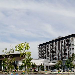 Hotel Scholar'S Suites Tanjong Malim Exterior photo