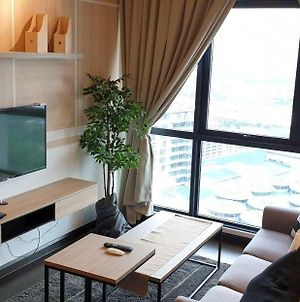 V Residence Suite 2-4 Pax - Mrt-Wifi-Link Mall 吉隆玻双威伟乐高级公寓 Kuala Lumpur Exterior photo