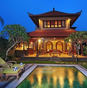 Bali Aroma Exclusive Villas Seminyak  Exterior photo
