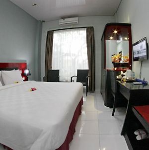Shunda Hotel Denpasar  Exterior photo