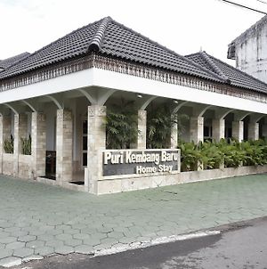 Reddoorz Plus Near Adisucipto Airport 2 Hotel Yogyakarta Exterior photo
