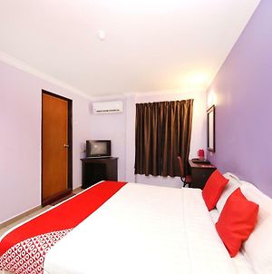 Oyo 473 Comfort Hotel 2 Klang Exterior photo