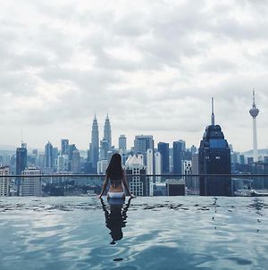Klcc Inifinity Pool - The Regalia Residences & Suites By Kl Minsu Kuala Lumpur Exterior photo