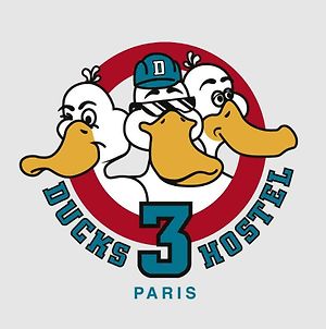 The 3 Ducks Eiffel Tower By Hiphophostels Paris Exterior photo