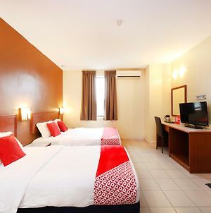 Oyo 447 Comfort Hotel Meru Klang Exterior photo