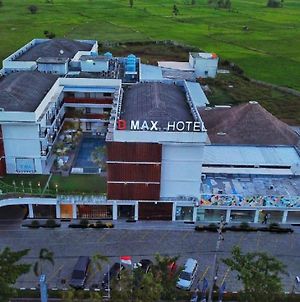 D'Max Hotel & Convention Lombok Exterior photo