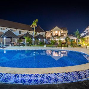 Vang Vieng Diamond Resort Exterior photo