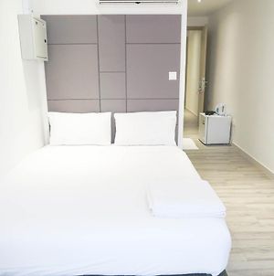 Recharge Cozy Room Suite Singapura Exterior photo